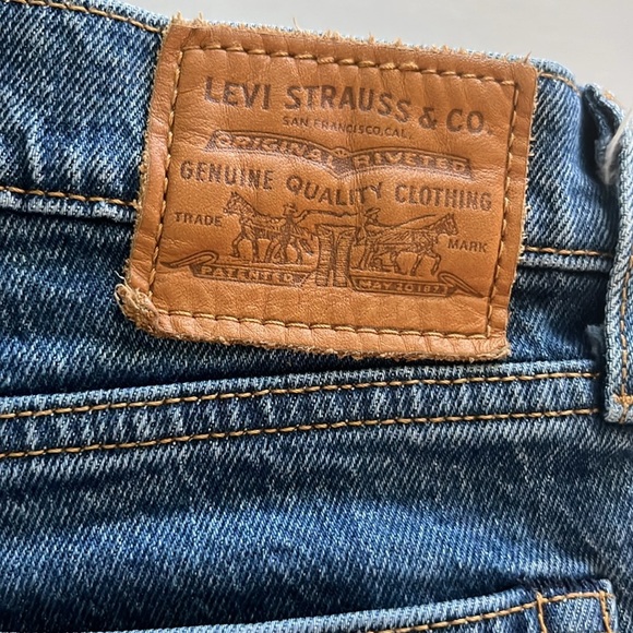 Levi’s Premium Wedgie Straight High Rise Size 29 - Picture 14 of 16